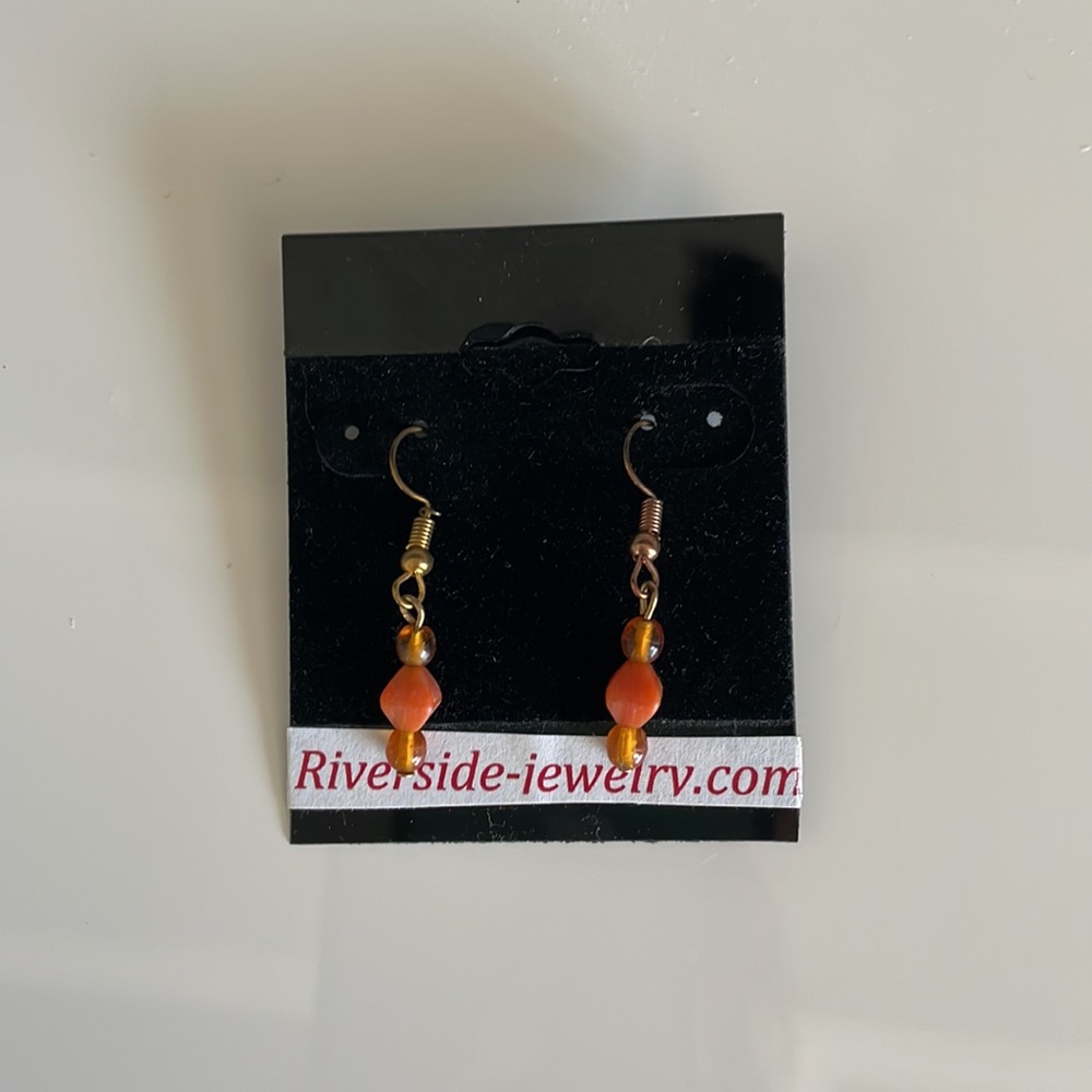 Earrings orange beads